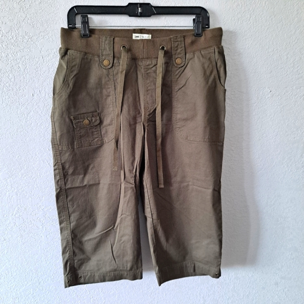 Lee Olive Green Capri Pants